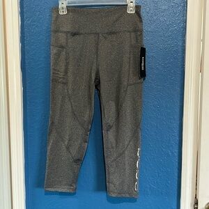 Bebe Sport pocket capri size L